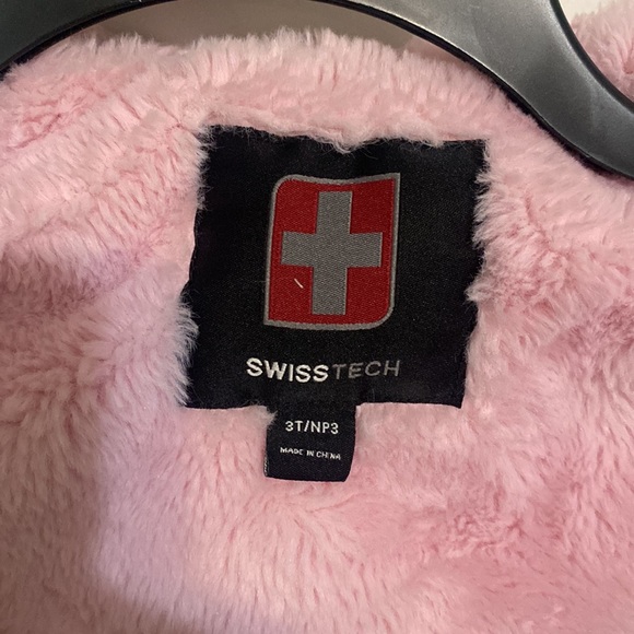 Swiss Tech pink puffer jacket - Picture 4 of 8